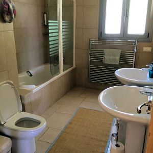 m bathroom1